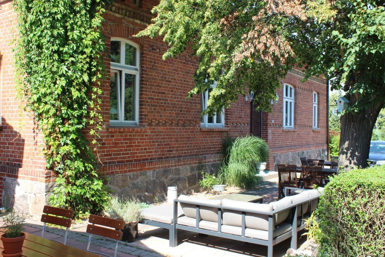 Hotel Sankt Georg Neubrandenburg Bagian luar foto