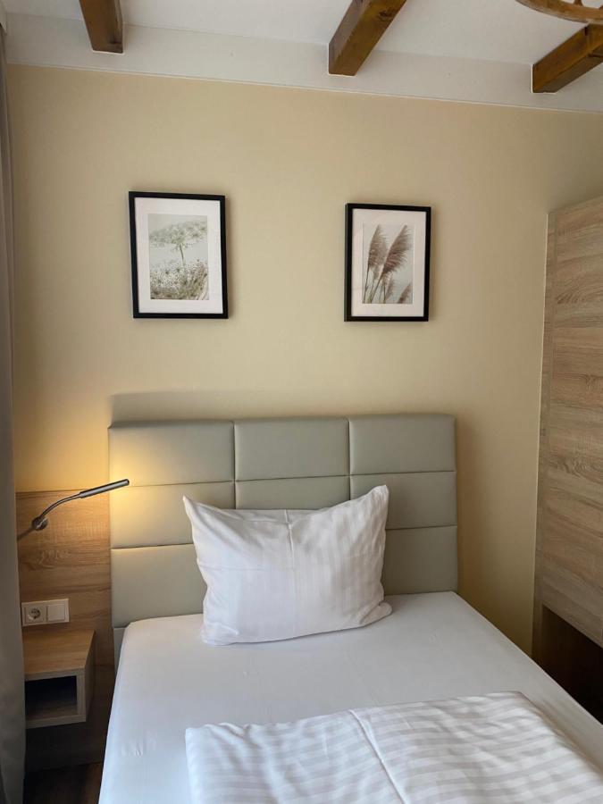 Hotel Sankt Georg Neubrandenburg Bagian luar foto