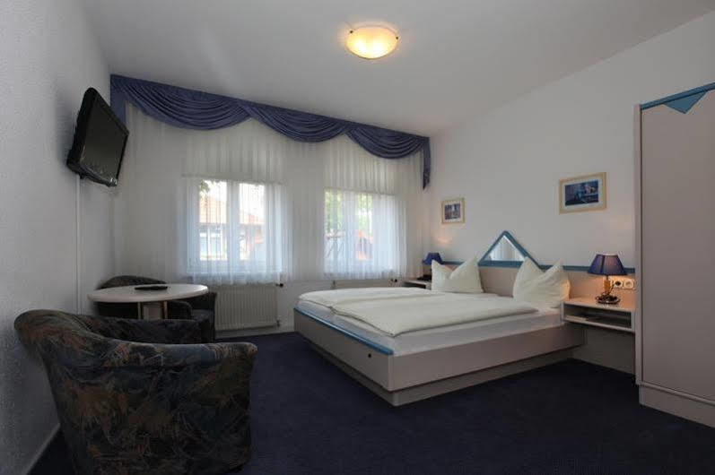 Hotel Sankt Georg Neubrandenburg Bagian luar foto